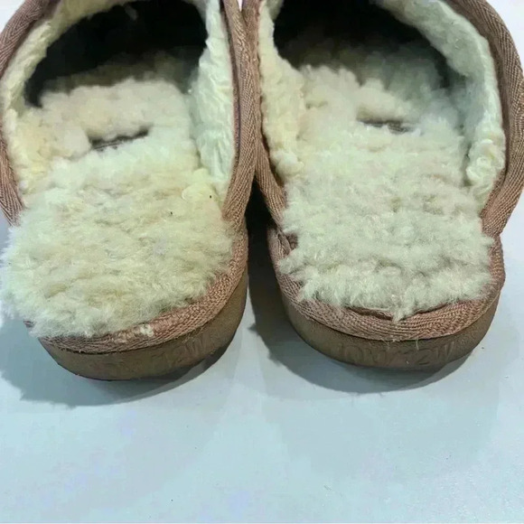 ORIGINALS UGG AUSTRALIA Suede Tan sheep Slip‎ on House Shoes Tan Men Size 10/11 - Picture 5 of 7